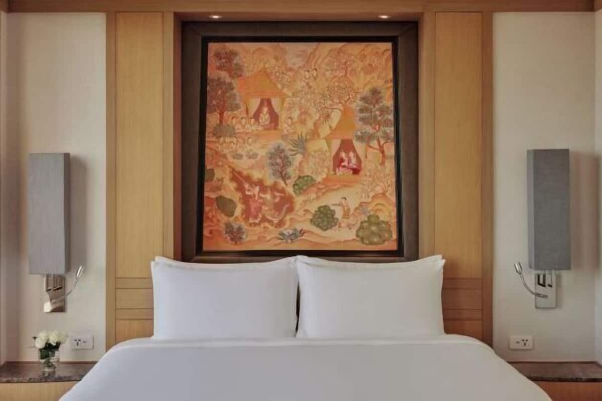 1 bedroom, Egyptian cotton sheets, premium bedding, minibar