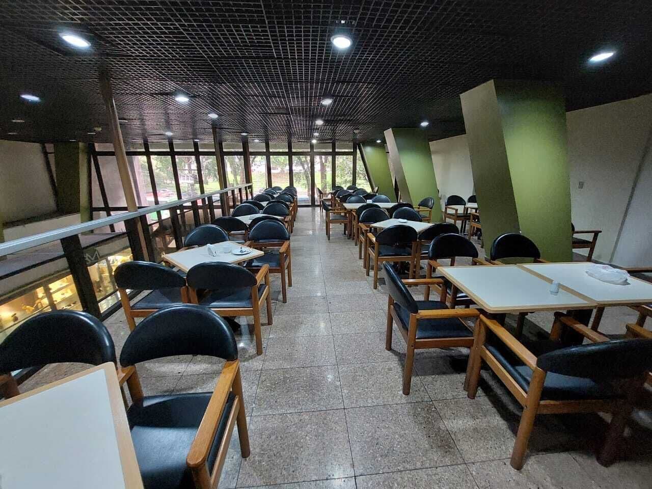 مطعم