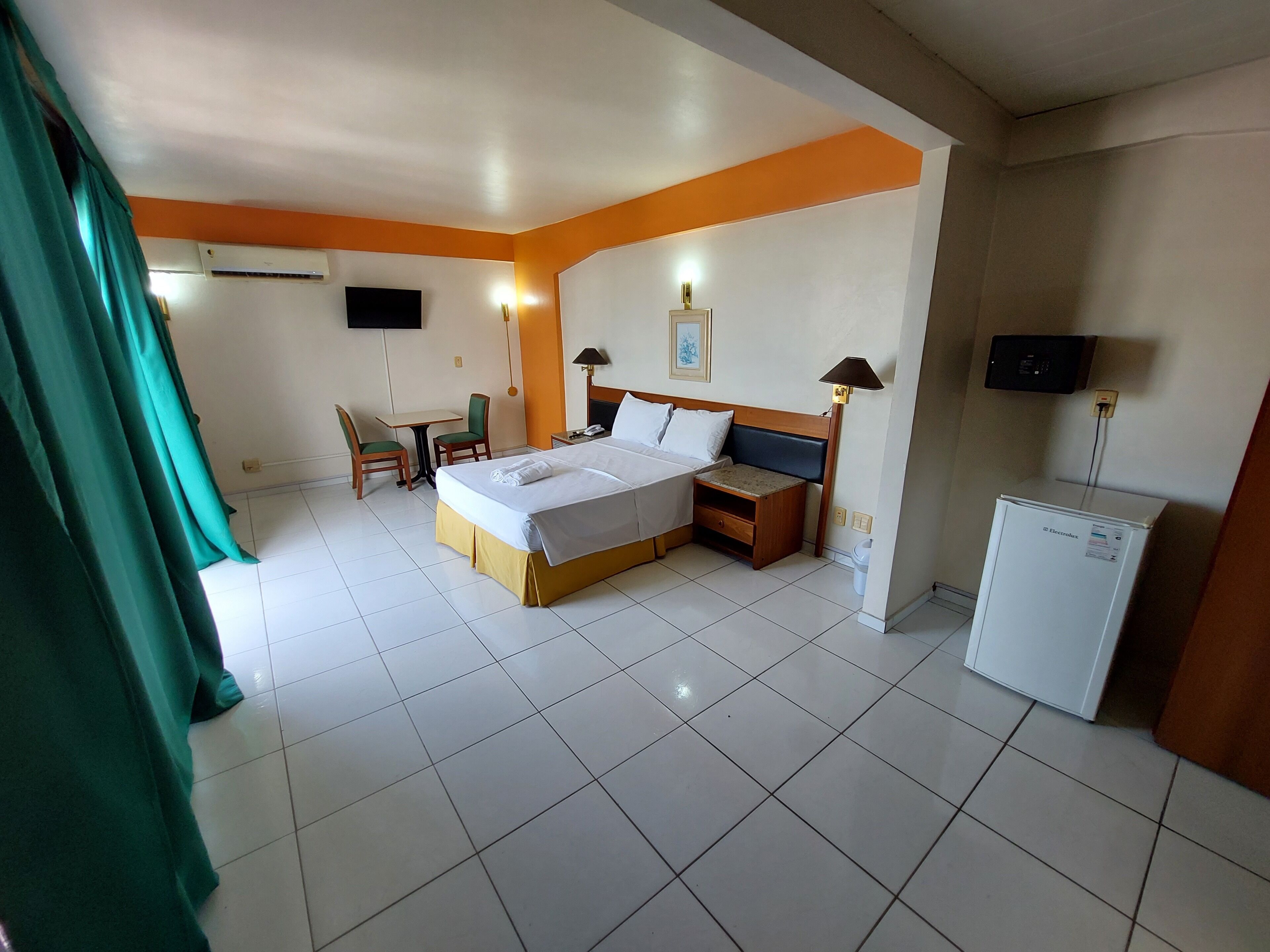 Superior Room | In-room safe, free WiFi, alarm clocks