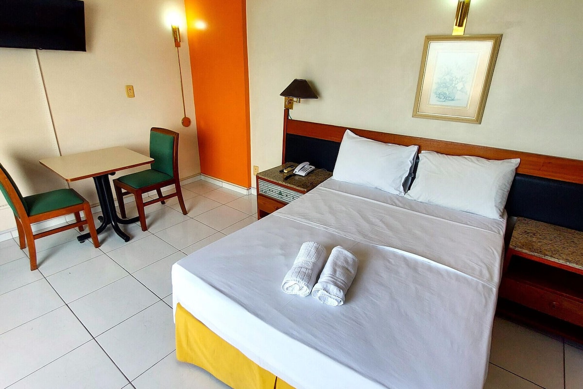 In-room safe, free WiFi, alarm clocks