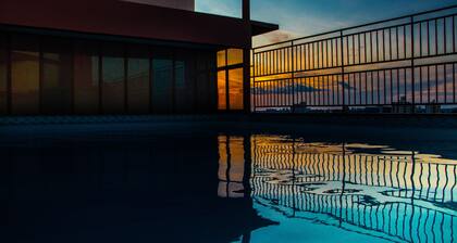 Taj Mahal Continental Hotel