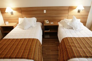 Surmatelas, minibar, coffres-forts dans les chambres, bureau
