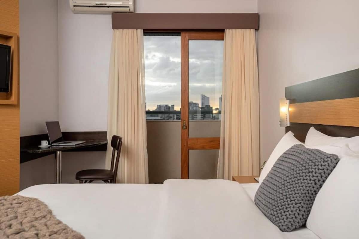 1 habitación, minibar, caja de seguridad en la habitación y escritorio