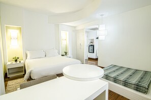 Minibar, coffres-forts dans les chambres, rideaux occultants