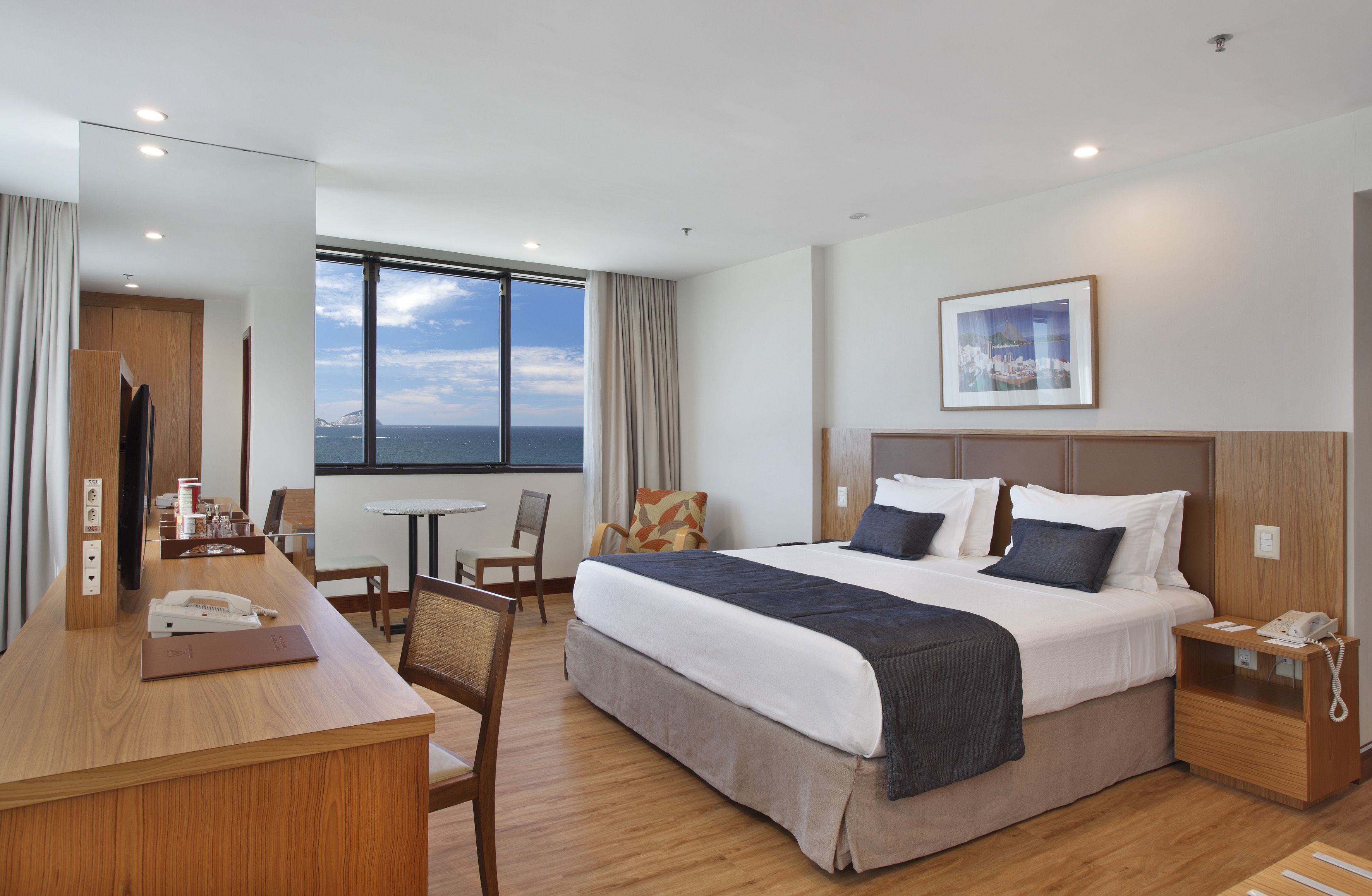 luxo com cama casal | minibar, in-room safe, blackout curtains, soundproofing