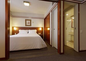 Premium Double Room | 1 bedroom, minibar, in-room safe, blackout drapes
