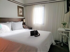 Økonomistudio | Minibar, safe på rommet, blendingsgardiner og lydisolert