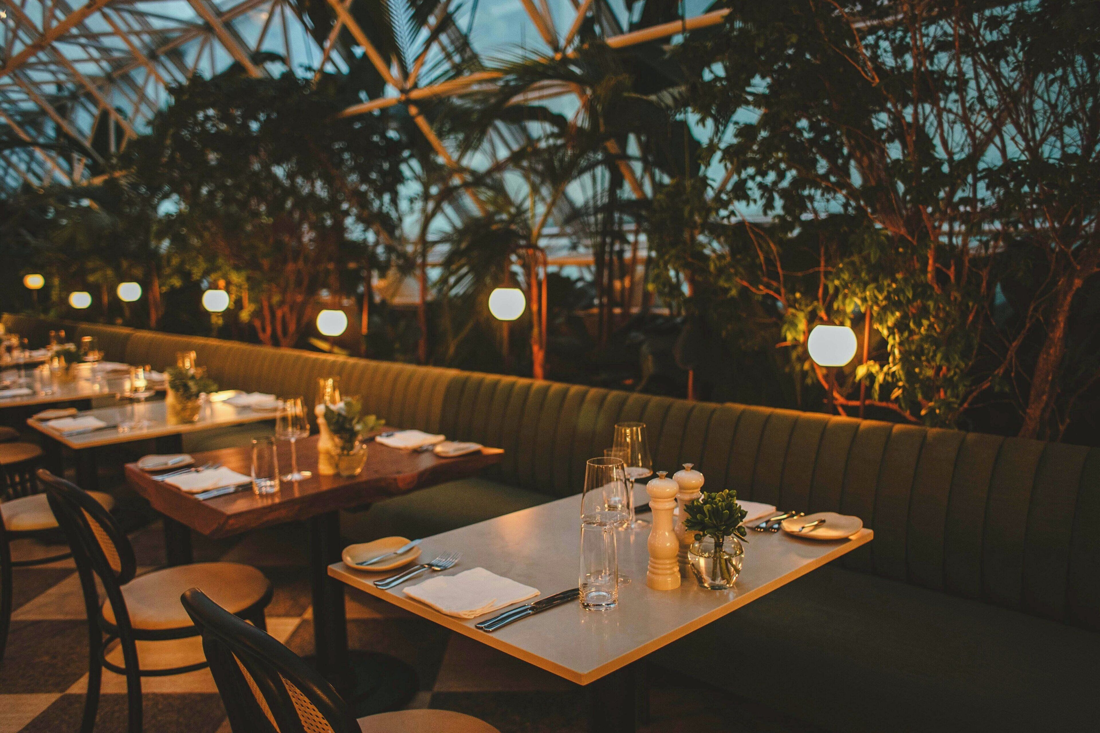 breakfast, lunch and dinner served