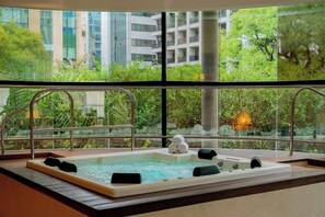 Couples treatment rooms, sauna, hot tub, steam room, body treatments