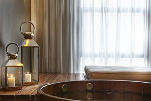 Couples treatment room(s), sauna, hot tub, steam room, body treatments - Renaissance São Paulo Hotel (São Paulo)