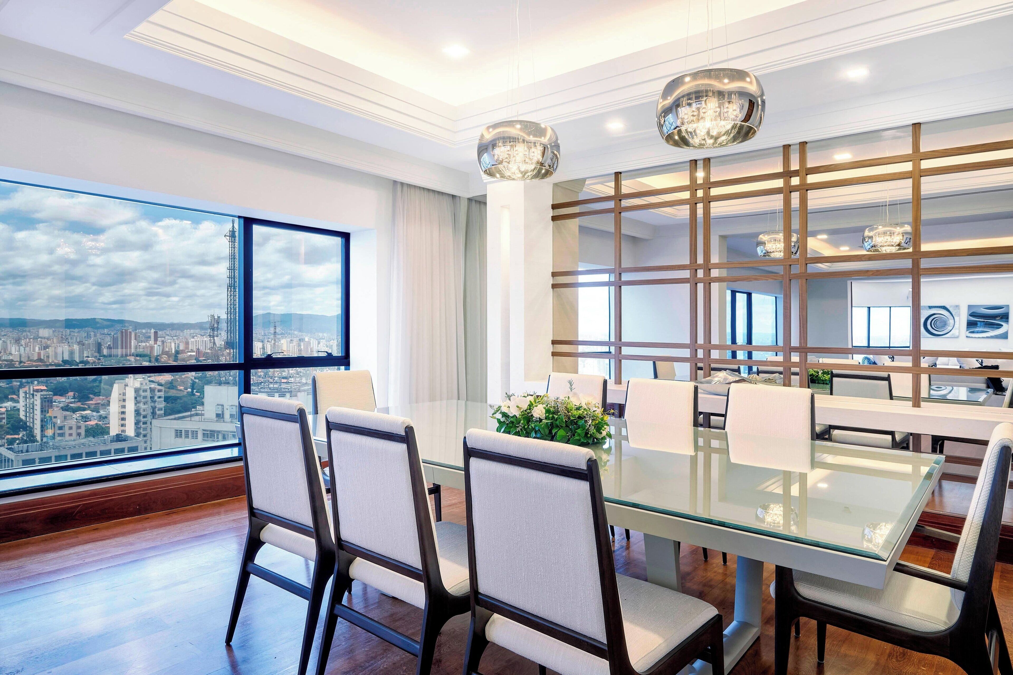 premium bedding, down duvets, minibar, in-room safe