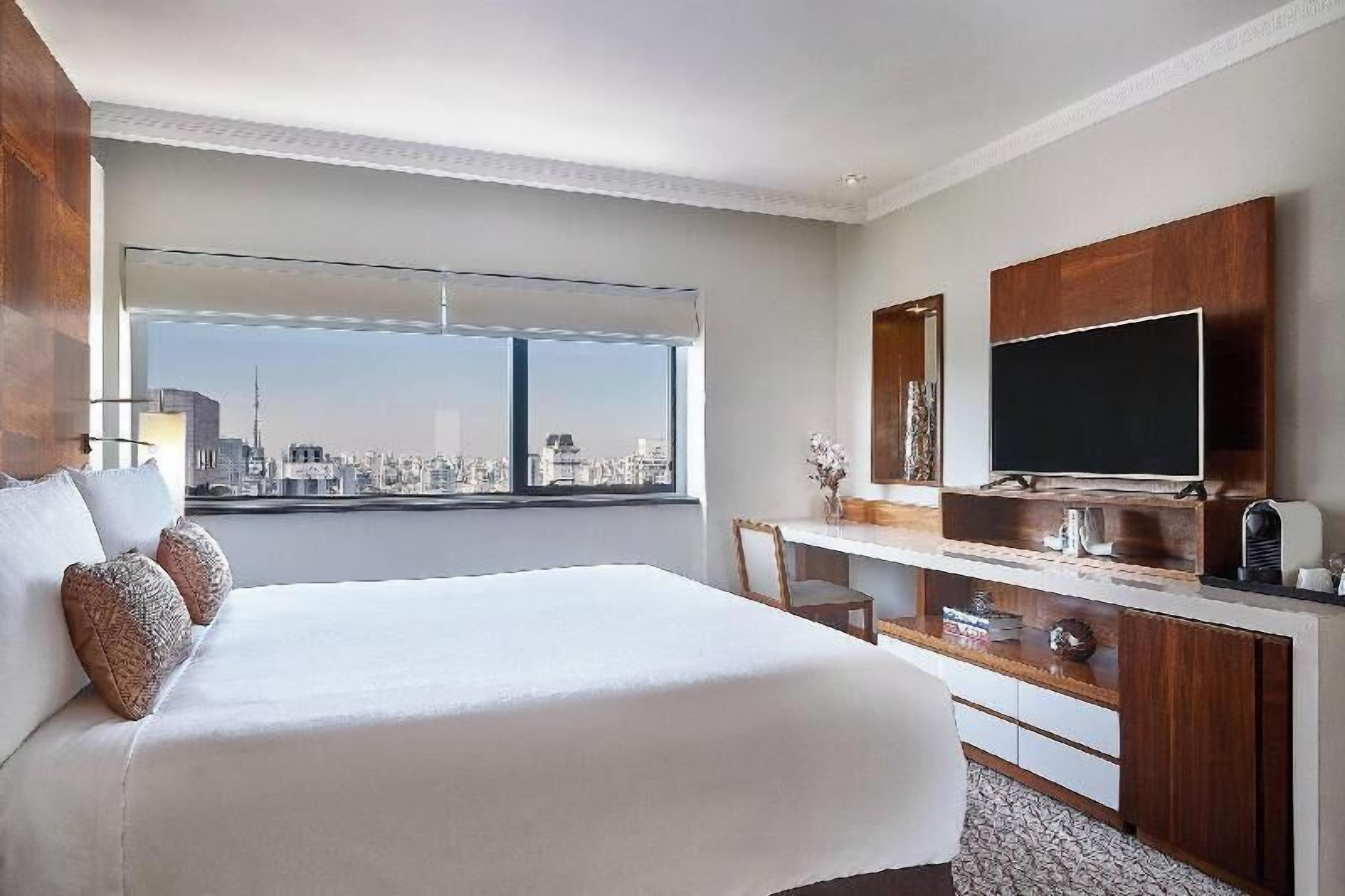 Ropa de cama de alta calidad, edredón y minibar 