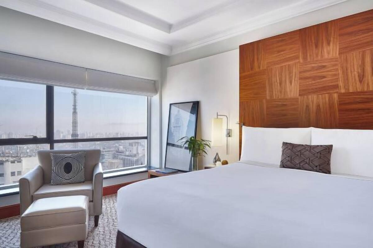 Premium bedding, down duvets, minibar, in-room safe