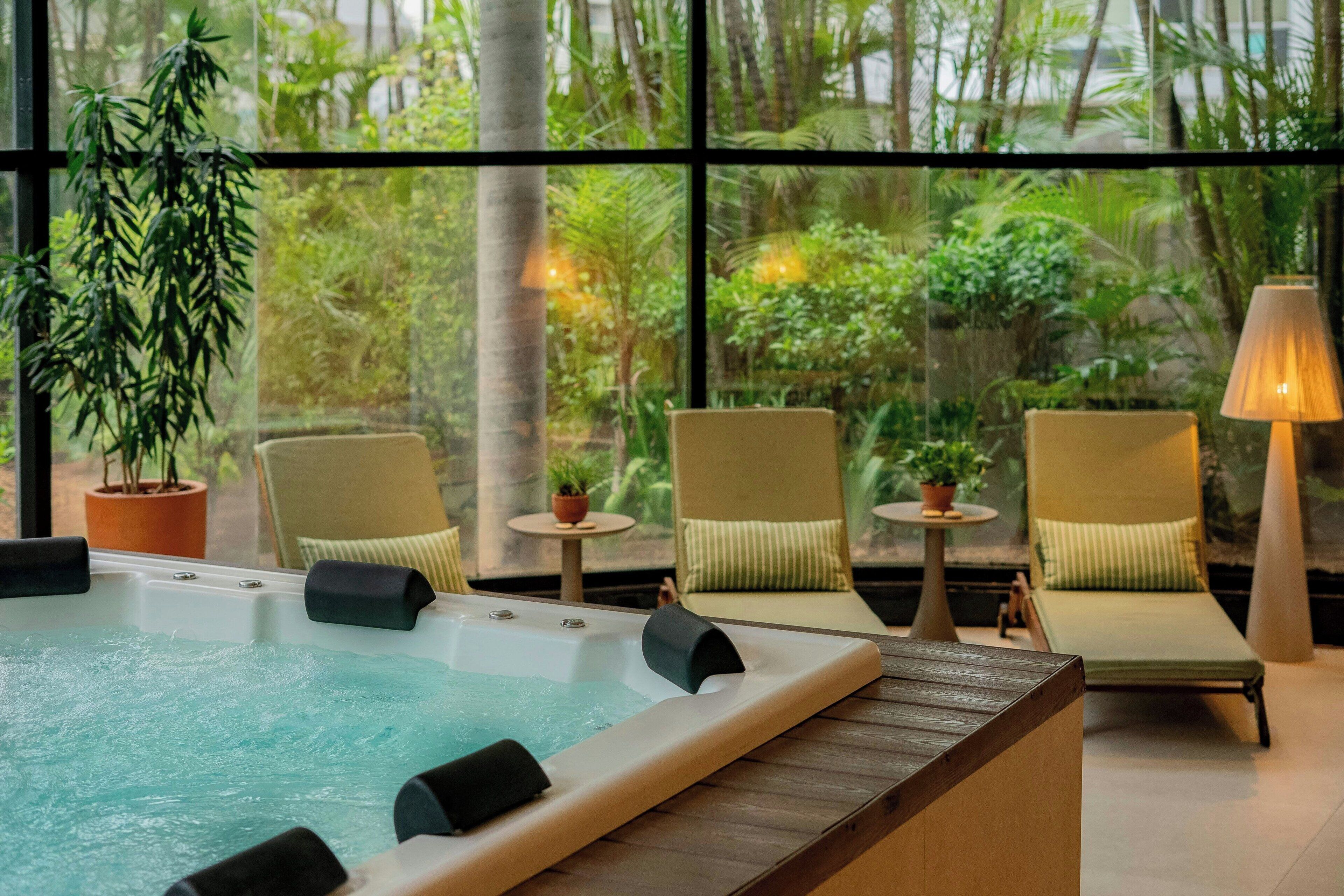 Espace de soins pour les couples, sauna, bain à remous, hammam
