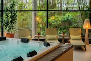 Espace de soins pour les couples, sauna, bain à remous, hammam