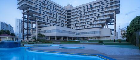 Outdoor pool, sun loungers