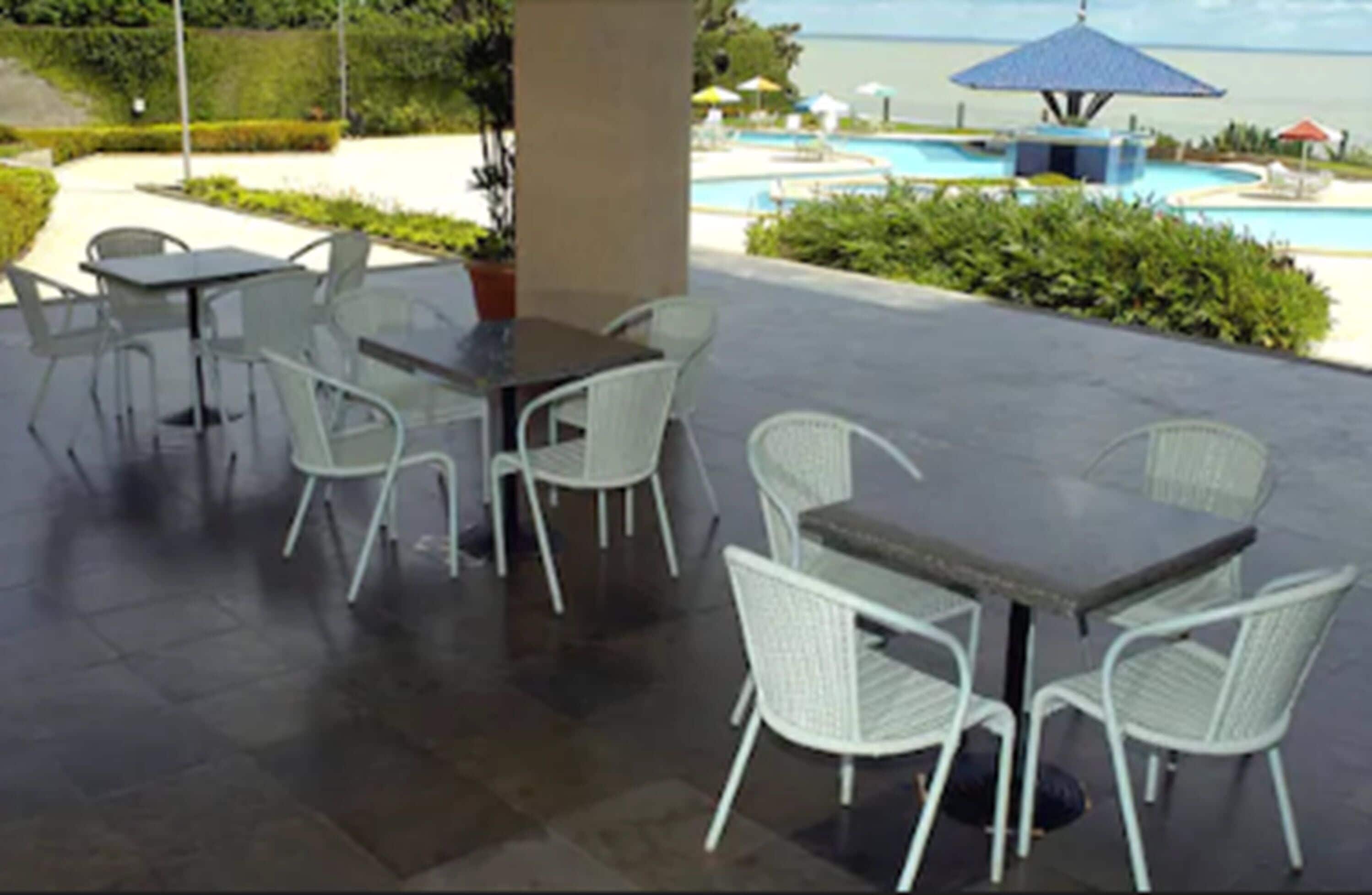 2 restaurants, spécialités Cuisine brésilienne