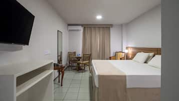 Minibar, desk, laptop workspace, free WiFi