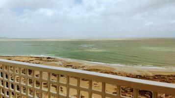 Minibar, escritorio, espacio para trabajar con un portátil y wifi gratis