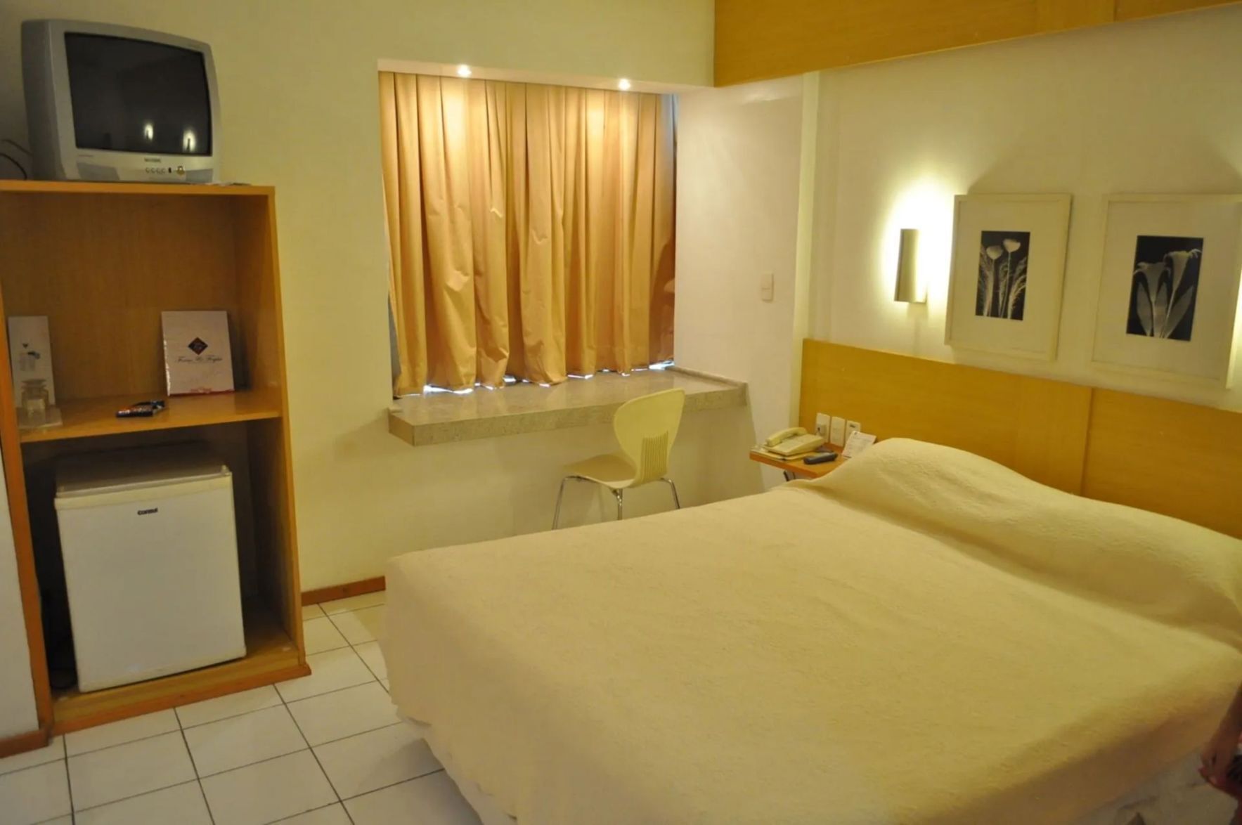 Minibar, blackout drapes, free WiFi, bed sheets