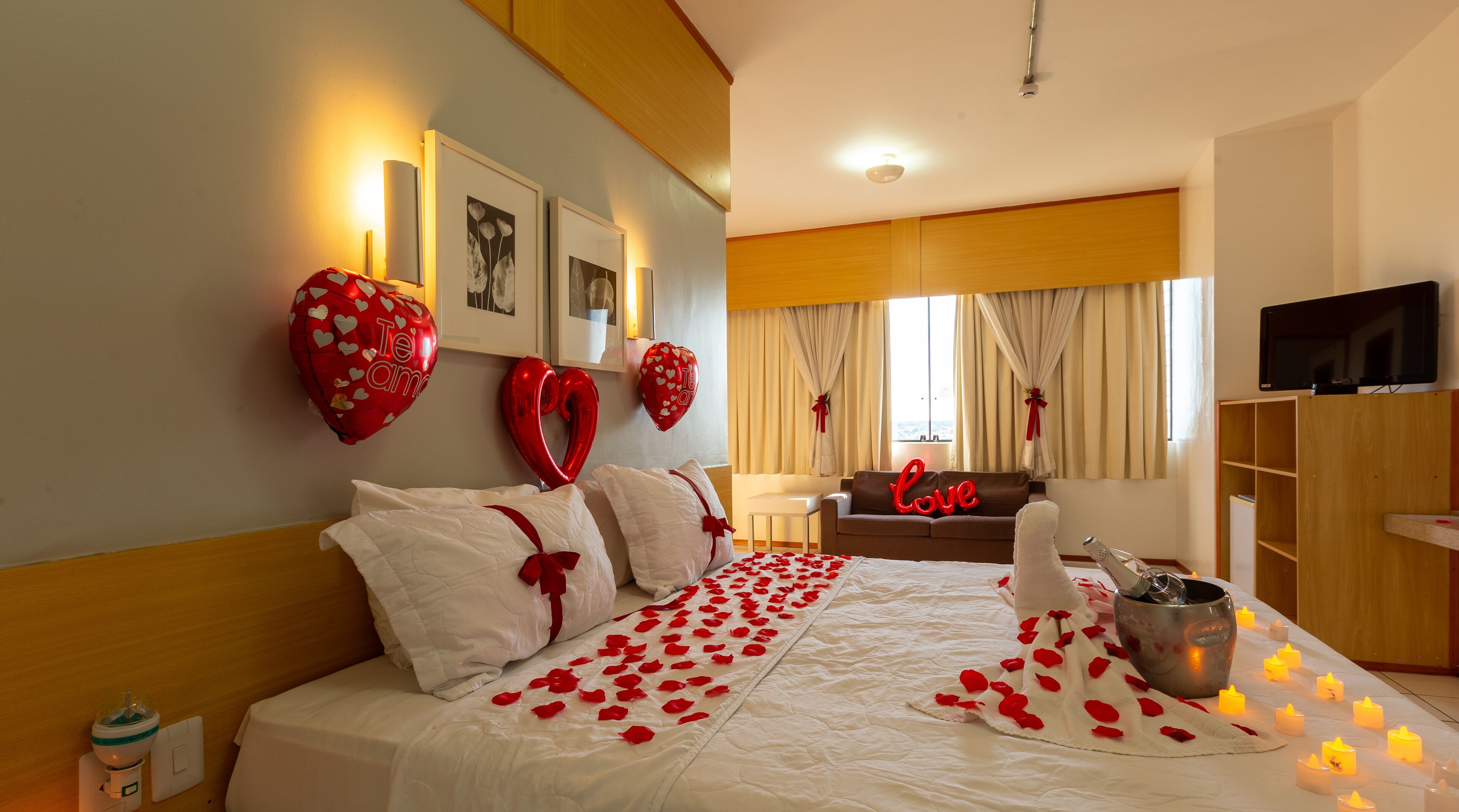 1 bedroom, minibar, blackout curtains, free wifi