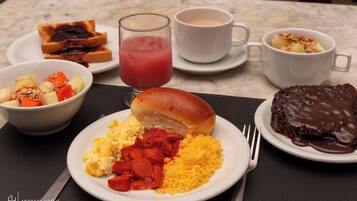 Bao gồm bữa sáng buffet hàng ngày