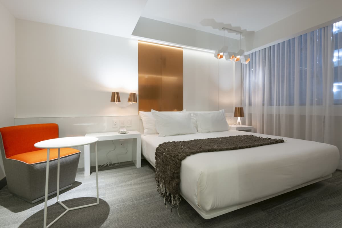 Singola Superior, 1 letto king | 1 camera, minibar, una cassaforte in camera, una scrivania