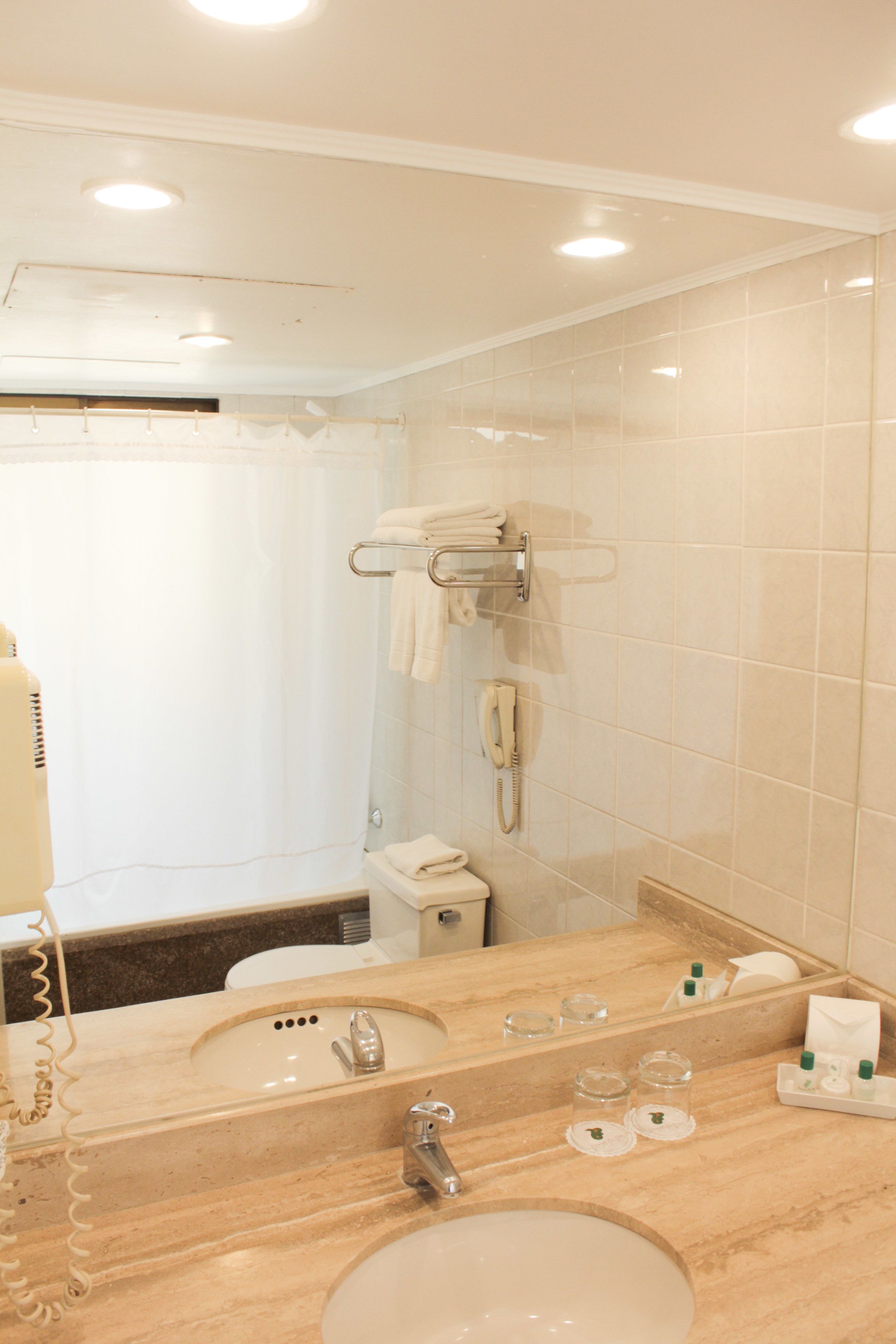 executive double room | bathroom | shower, hair dryer, towels