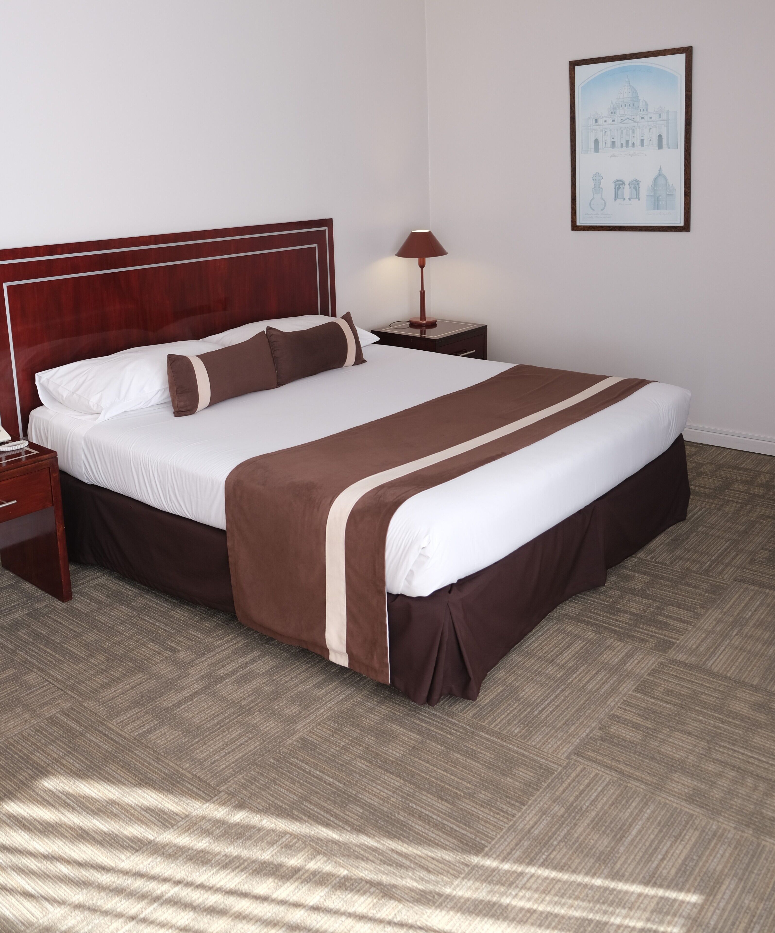 Frigobar, cofres nos quartos, Wi-Fi de cortesia, roupa de cama