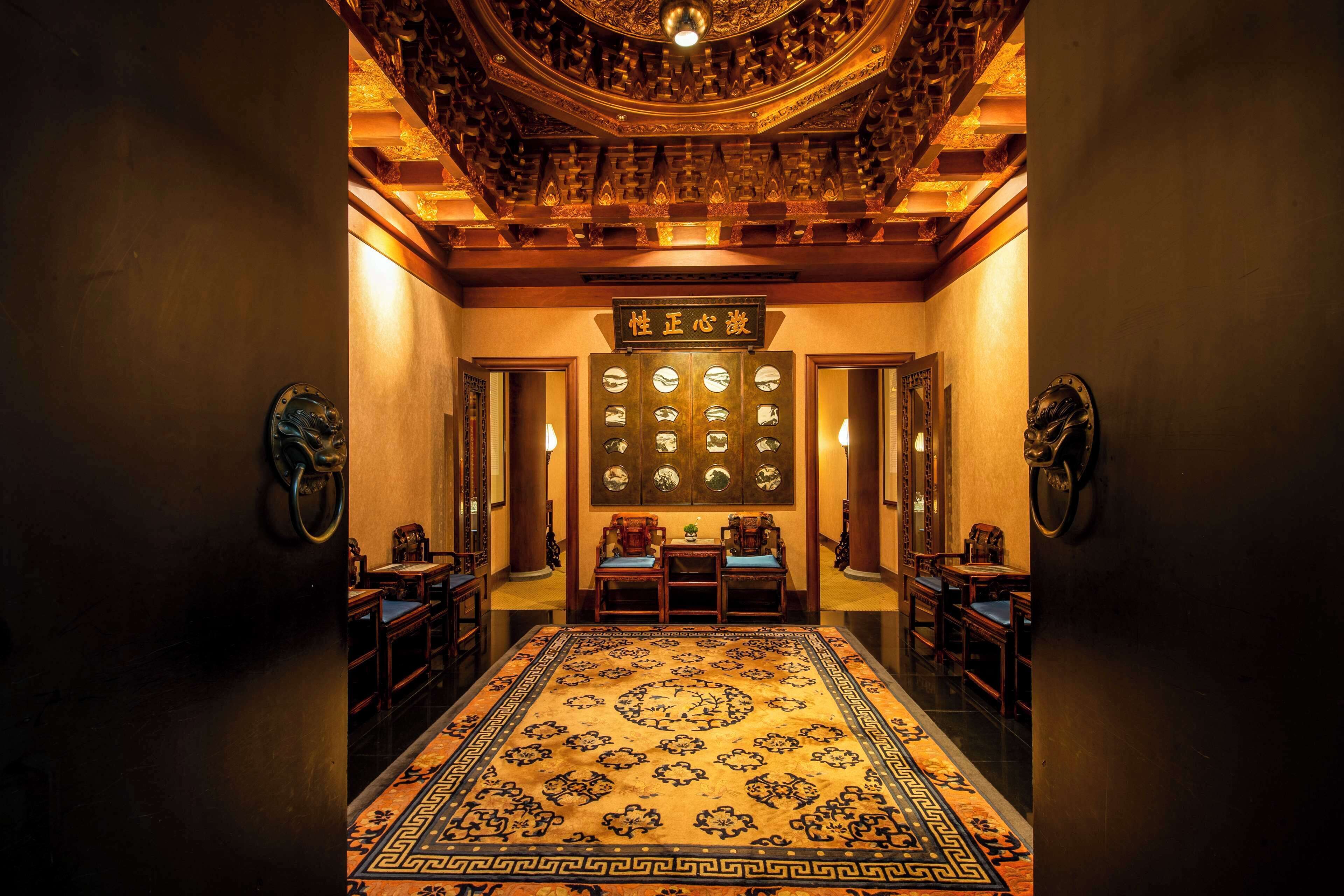 breakfast, lunch served; local and international cuisine, garden views