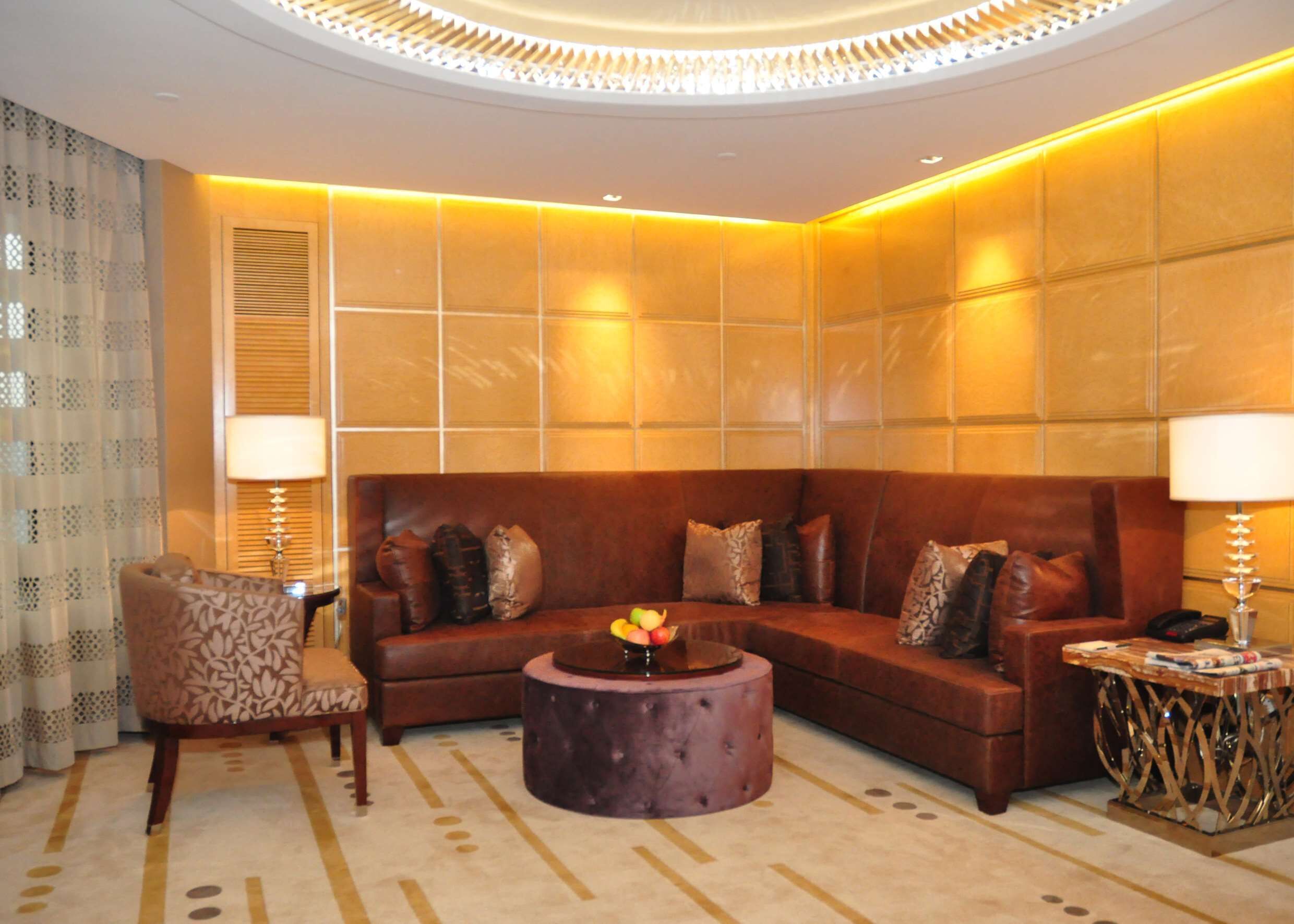 Hypo-allergenic bedding available, minibar, in-room safe