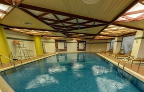 Indoor pool - Capital Hotel (Beijing)