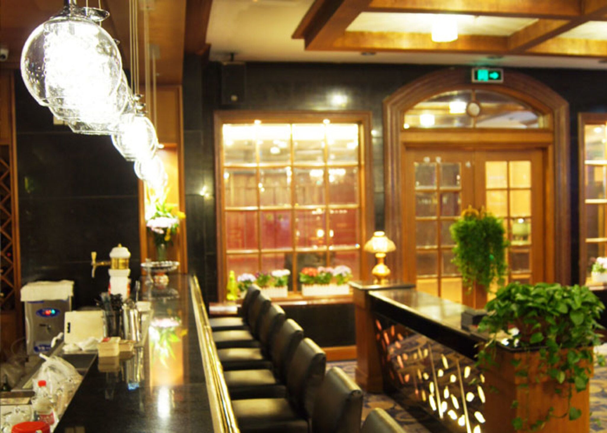 breakfast, lunch and dinner served