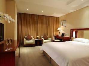 In-room safe, desk, iron/ironing board, free cots/infant beds - Capital Hotel (Beijing)