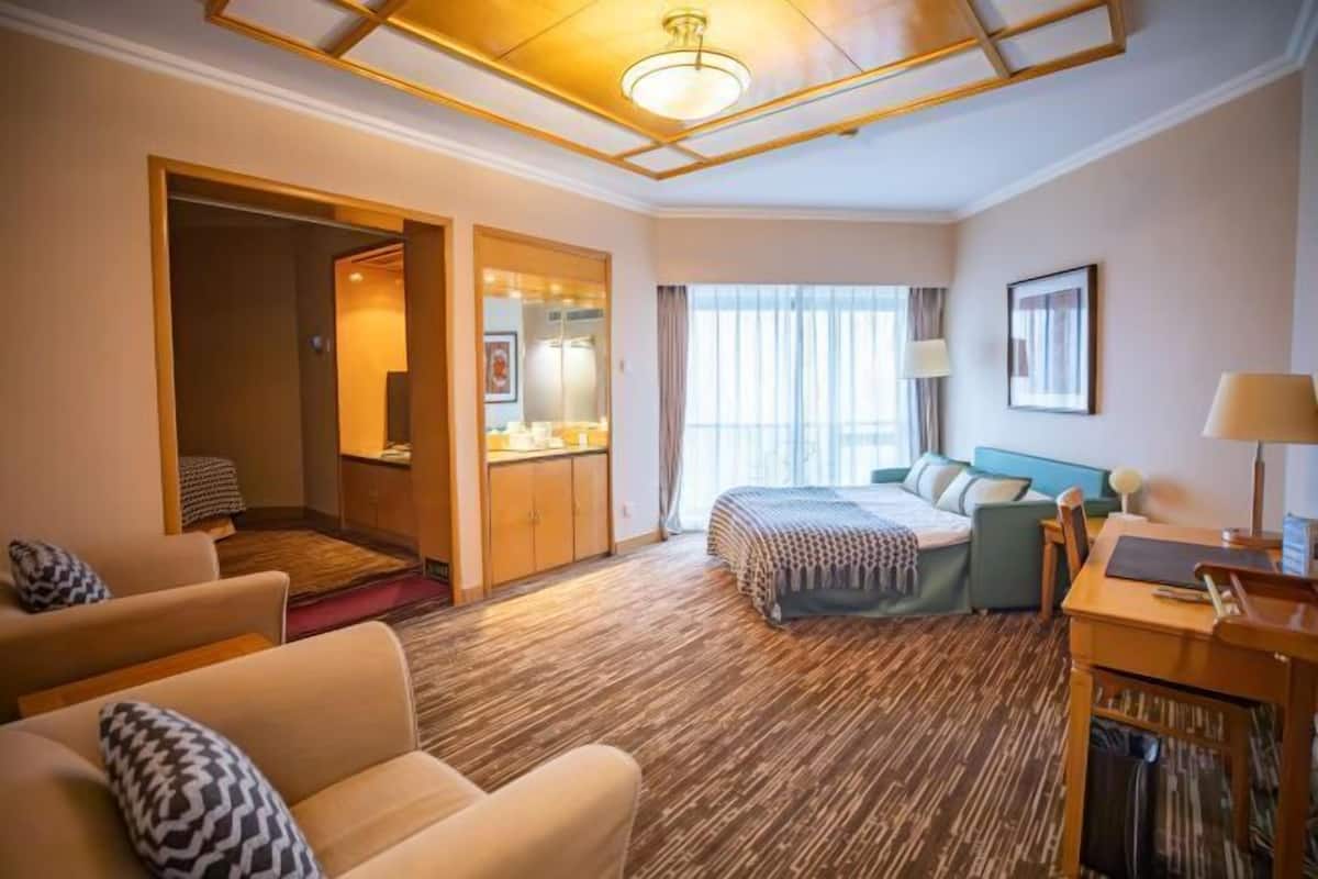 Blackout curtains, free WiFi, bed sheets