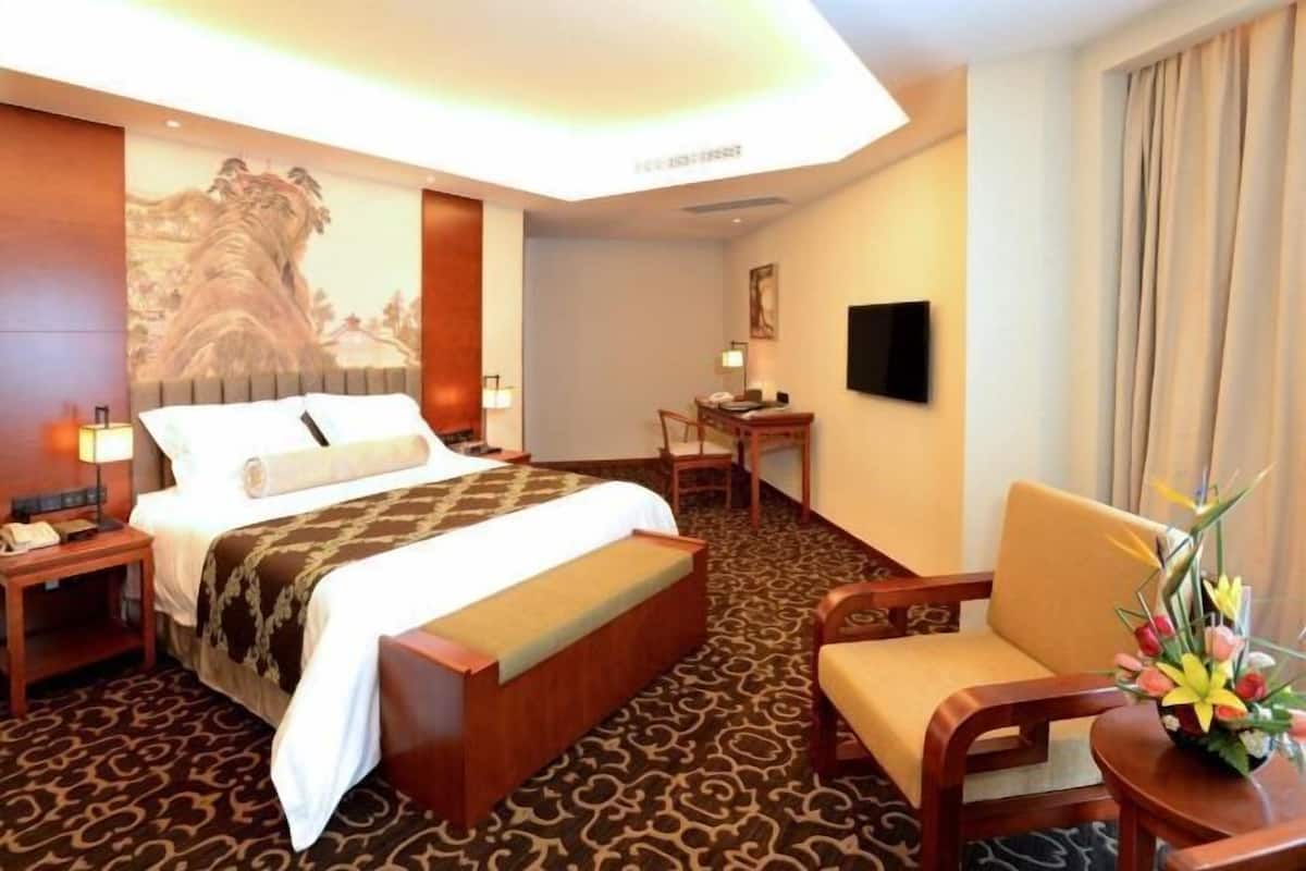 Blackout curtains, free WiFi, bed sheets