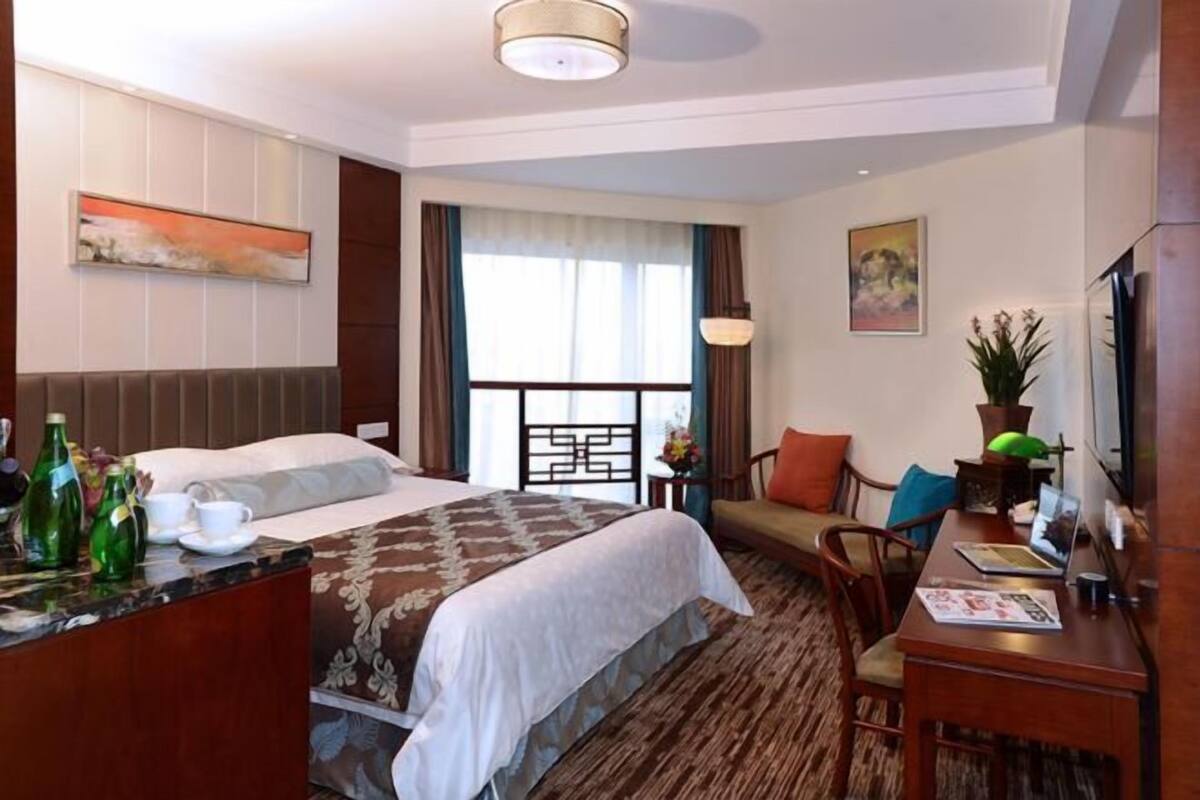 Blackout curtains, free WiFi, bed sheets