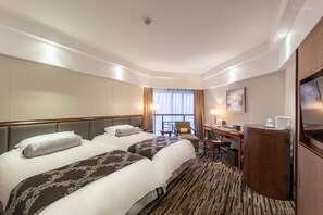 Business Twin Room | Blackout drapes, free WiFi, bed sheets