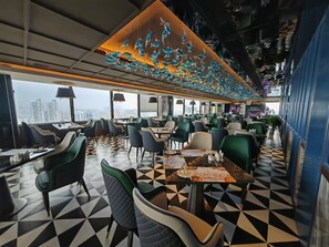 3 restaurants, breakfast, lunch, dinner served; Chinese cuisine  - Hotel Landmark Canton (Guangzhou)