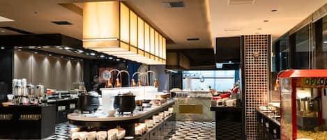 3 restaurants, breakfast, lunch, dinner served; Chinese cuisine