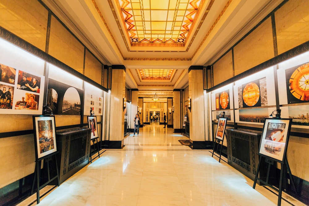 Fairmont Peace Hotel by null