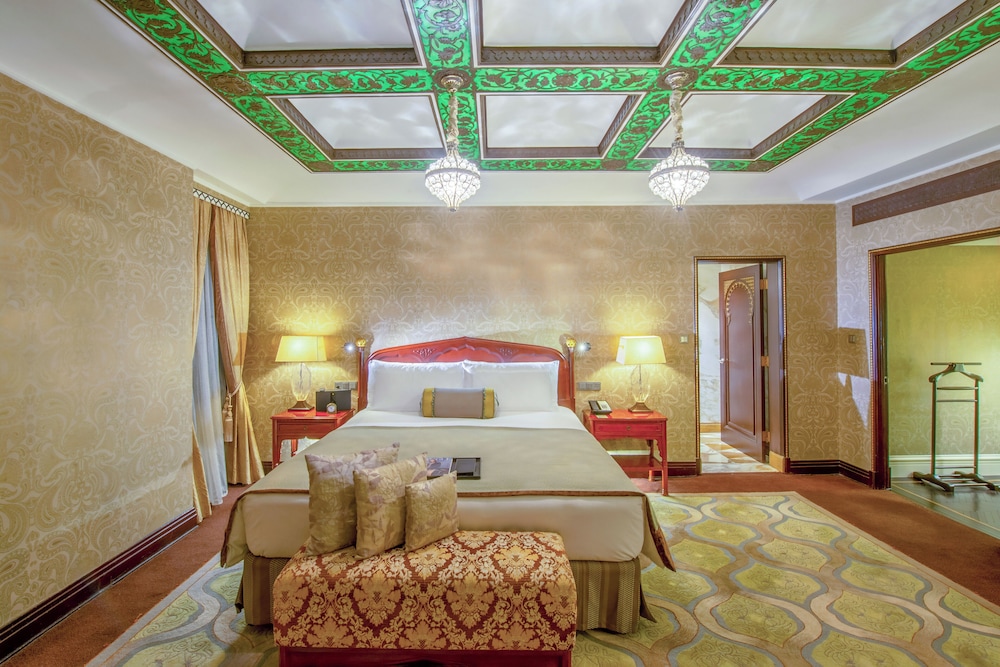 Fairmont Peace Hotel by null