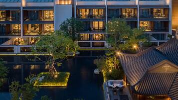 Minibar, Zimmersafe, individuell dekoriert, individuell eingerichtet