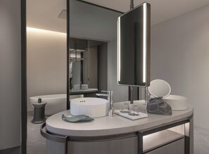 Separate tub and shower, deep soaking tub, rainfall showerhead