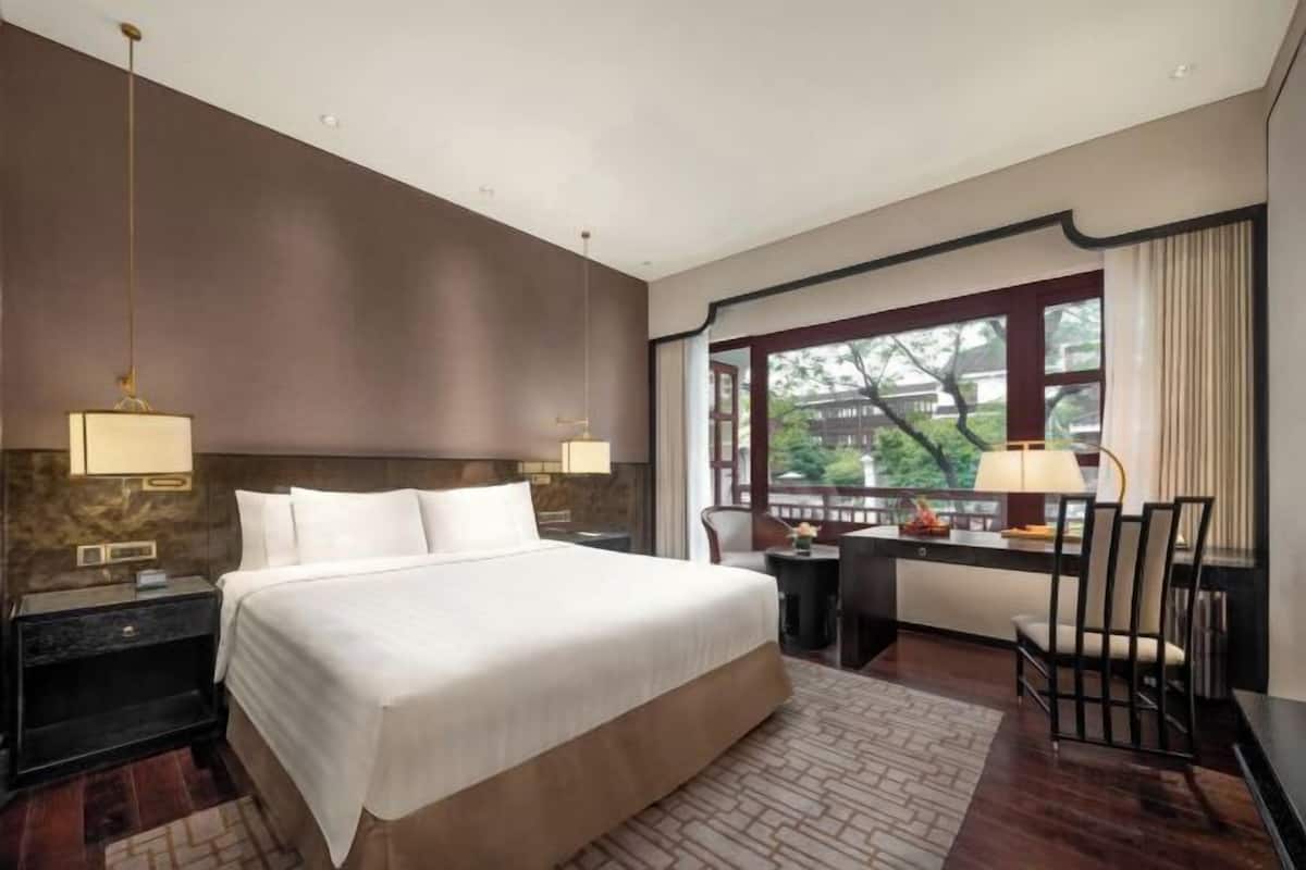 2 slaapkamers, donzen dekbedden, een minibar, een kluis op de kamer