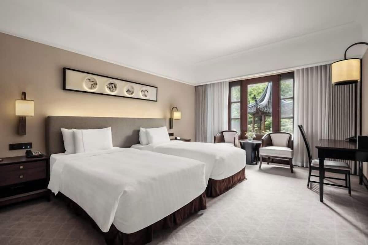 2 slaapkamers, donzen dekbedden, een minibar, een kluis op de kamer