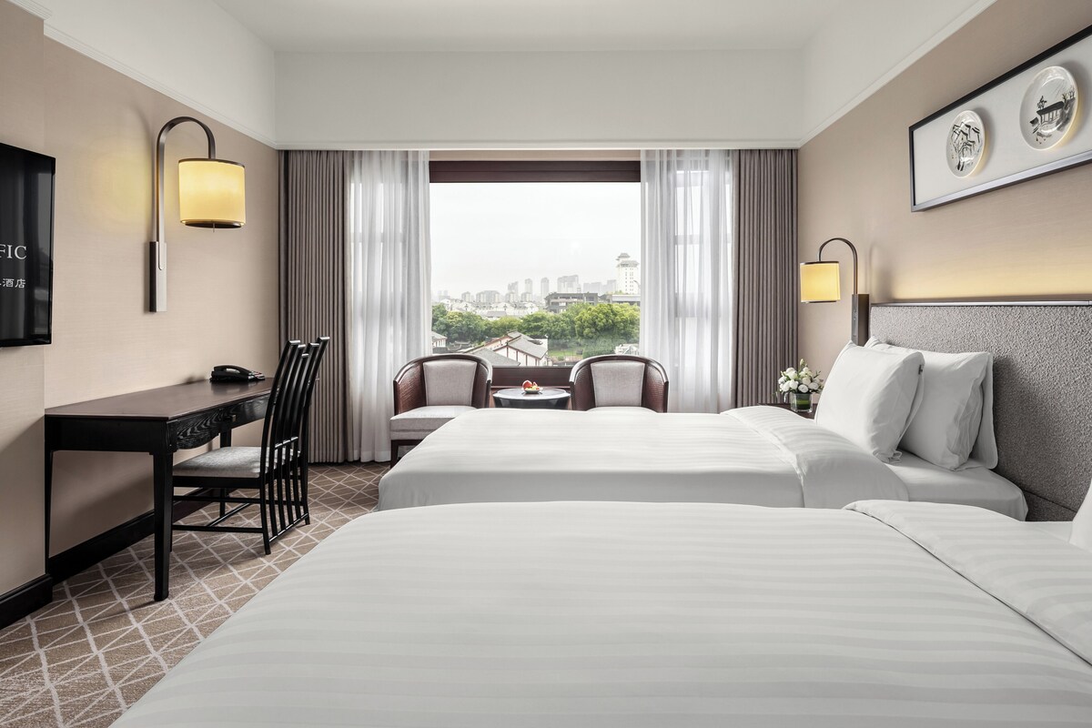 Phòng 2 giường đơn Premier, nhiều giường, quang cảnh vườn | Chăn bông, minibar, két bảo mật tại phòng, màn/rèm cản sáng 
