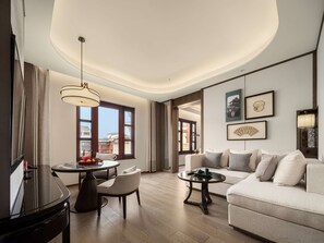 Down duvets, minibar, in-room safe, blackout curtains