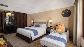 2 habitaciones, cubrecamas y minibar