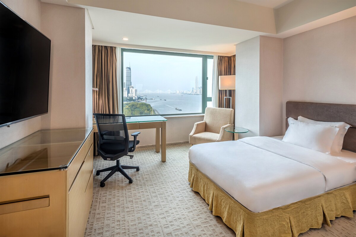 Phòng Tiêu chuẩn, 1 giường đơn, quang cảnh sông | Chăn bông, minibar với thức ăn, đồ uống miễn phí, két bảo mật tại phòng